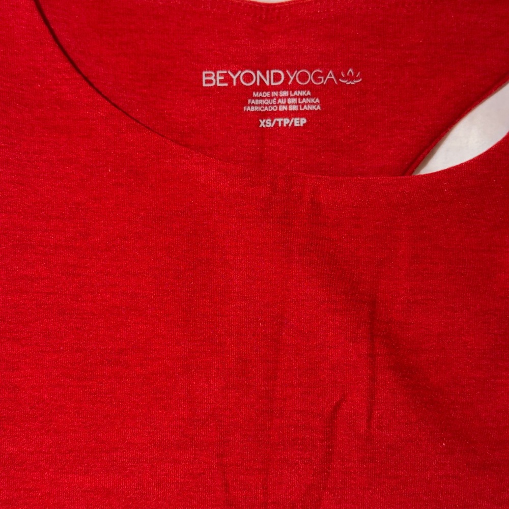 NWOT Beyond Yoga Spacedye Daily Cropped Tank Top in Holly Red Heather - Picture 2 of 4